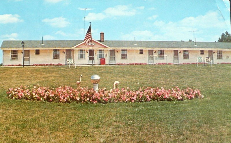 Sunset Acres Motel - Postcard (newer photo)